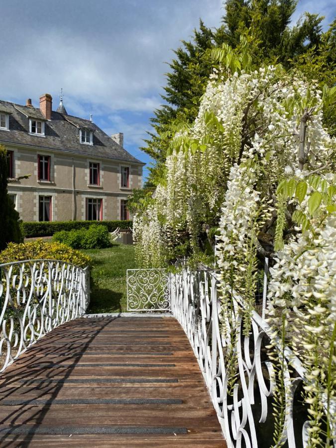 Bed and Breakfast Le Moulin De Francueil Esterno foto